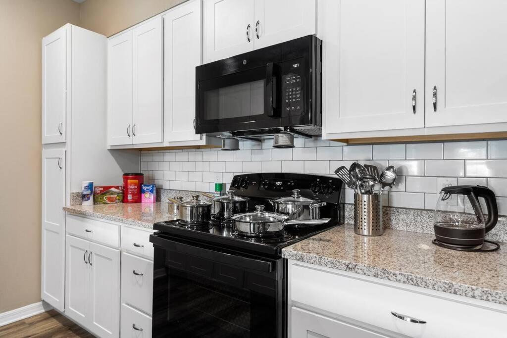 Elegant 1Br/1Ba Condo With Pool, Gym And Laundry 멜버른 외부 사진