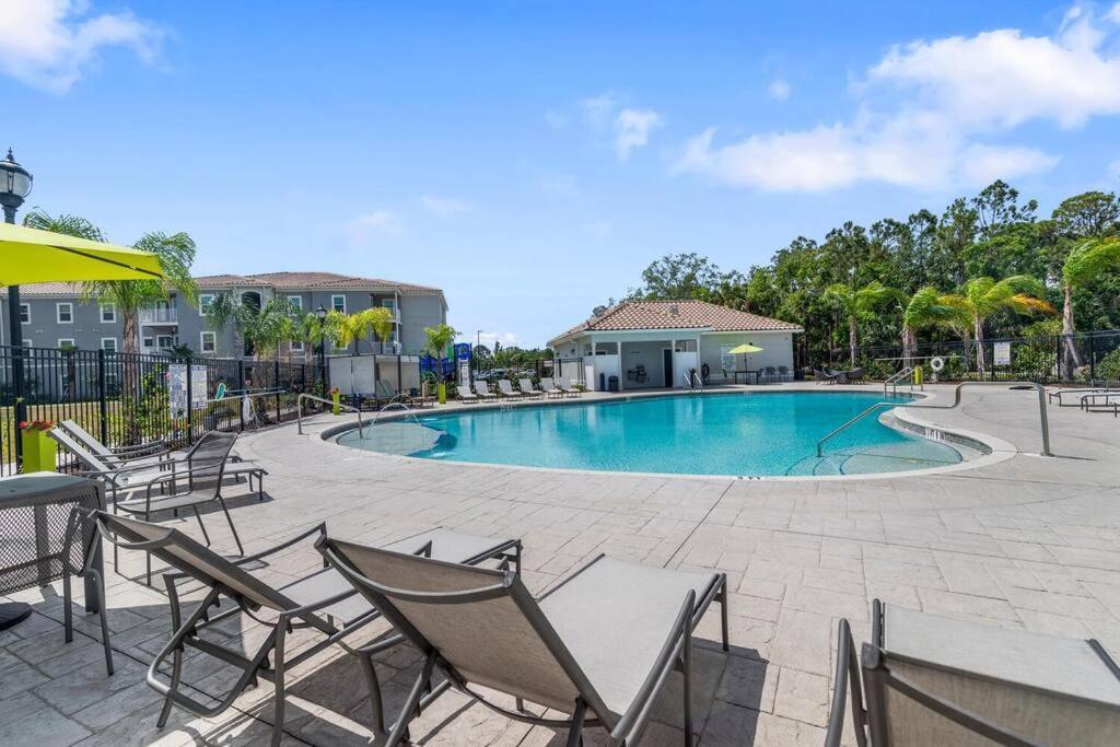 Elegant 1Br/1Ba Condo With Pool, Gym And Laundry 멜버른 외부 사진